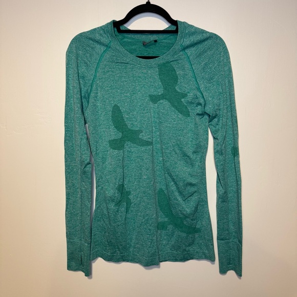 oiselle Tops - OISELLE Flyte Long Sleeve Shirt Shelly Green Seamless Birds Sz Med